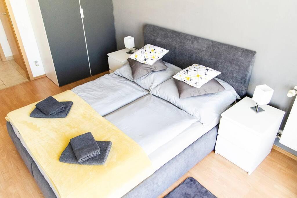 Vip Mini Resort,Private Parking & Balcony Будапеща Екстериор снимка