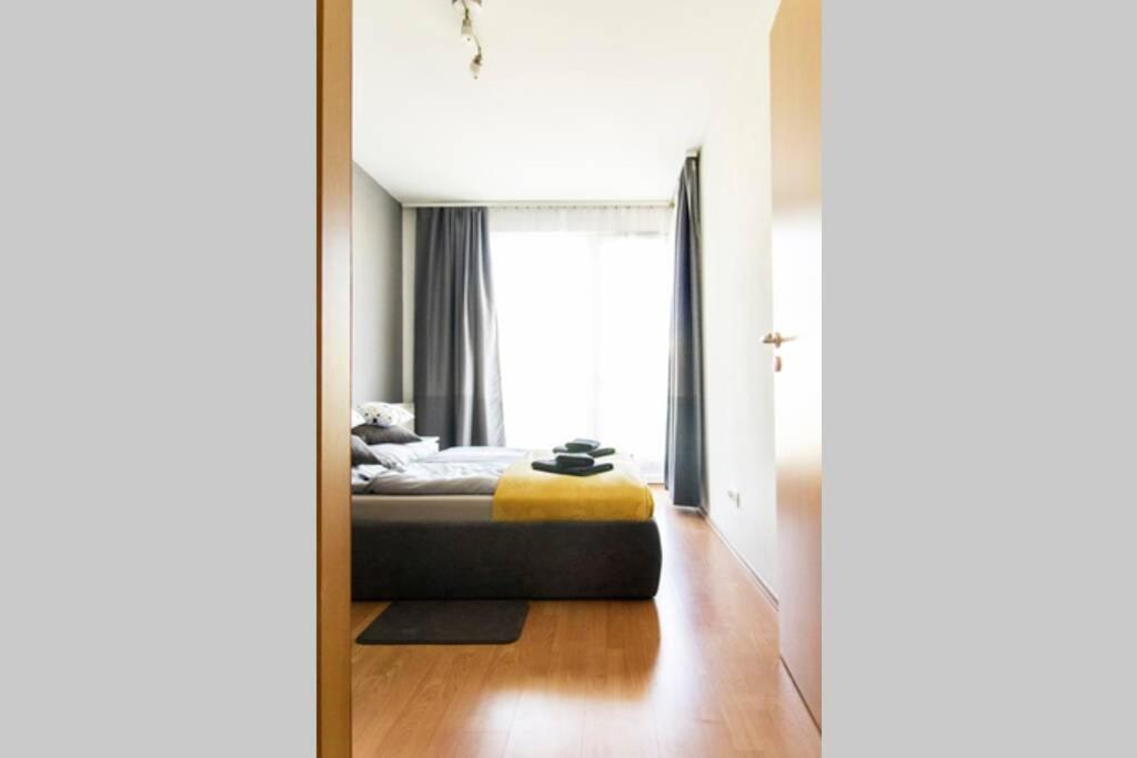 Vip Mini Resort,Private Parking & Balcony Будапеща Екстериор снимка