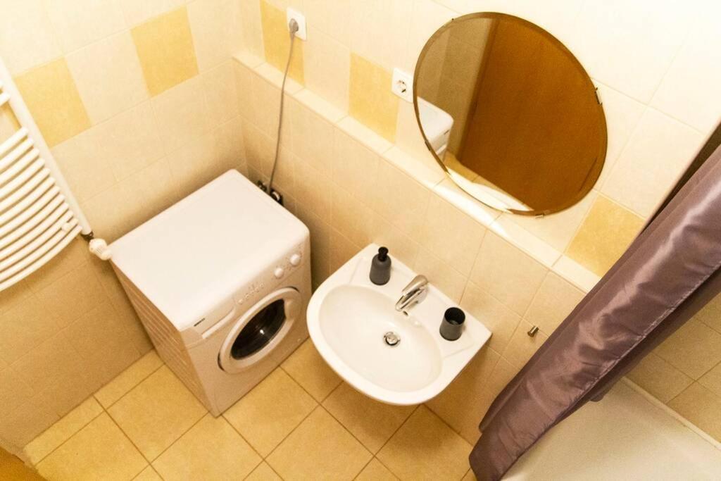 Vip Mini Resort,Private Parking & Balcony Будапеща Екстериор снимка