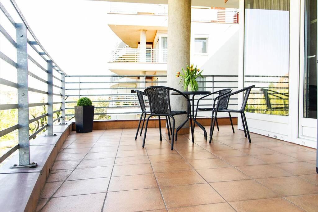 Vip Mini Resort,Private Parking & Balcony Будапеща Екстериор снимка