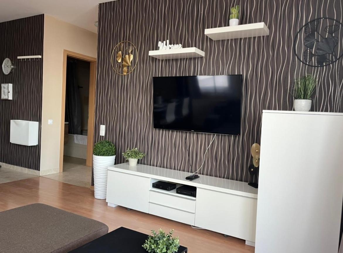 Vip Mini Resort,Private Parking & Balcony Будапеща Екстериор снимка