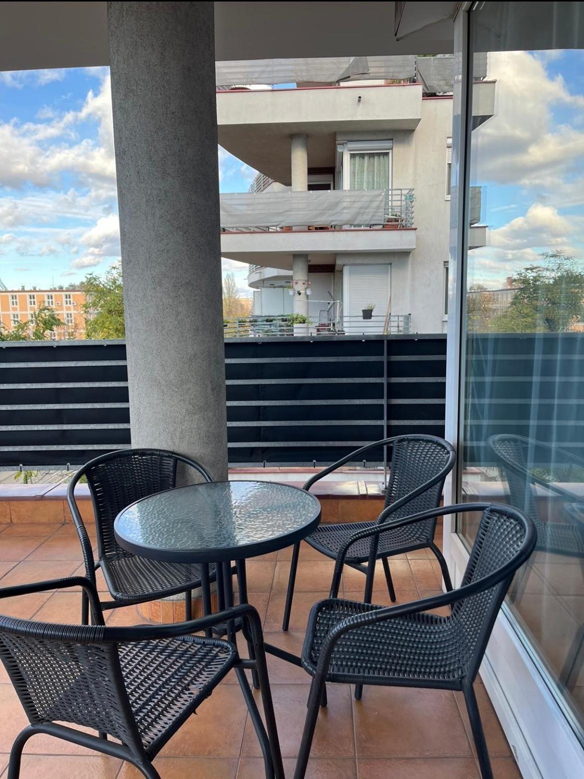Vip Mini Resort,Private Parking & Balcony Будапеща Екстериор снимка